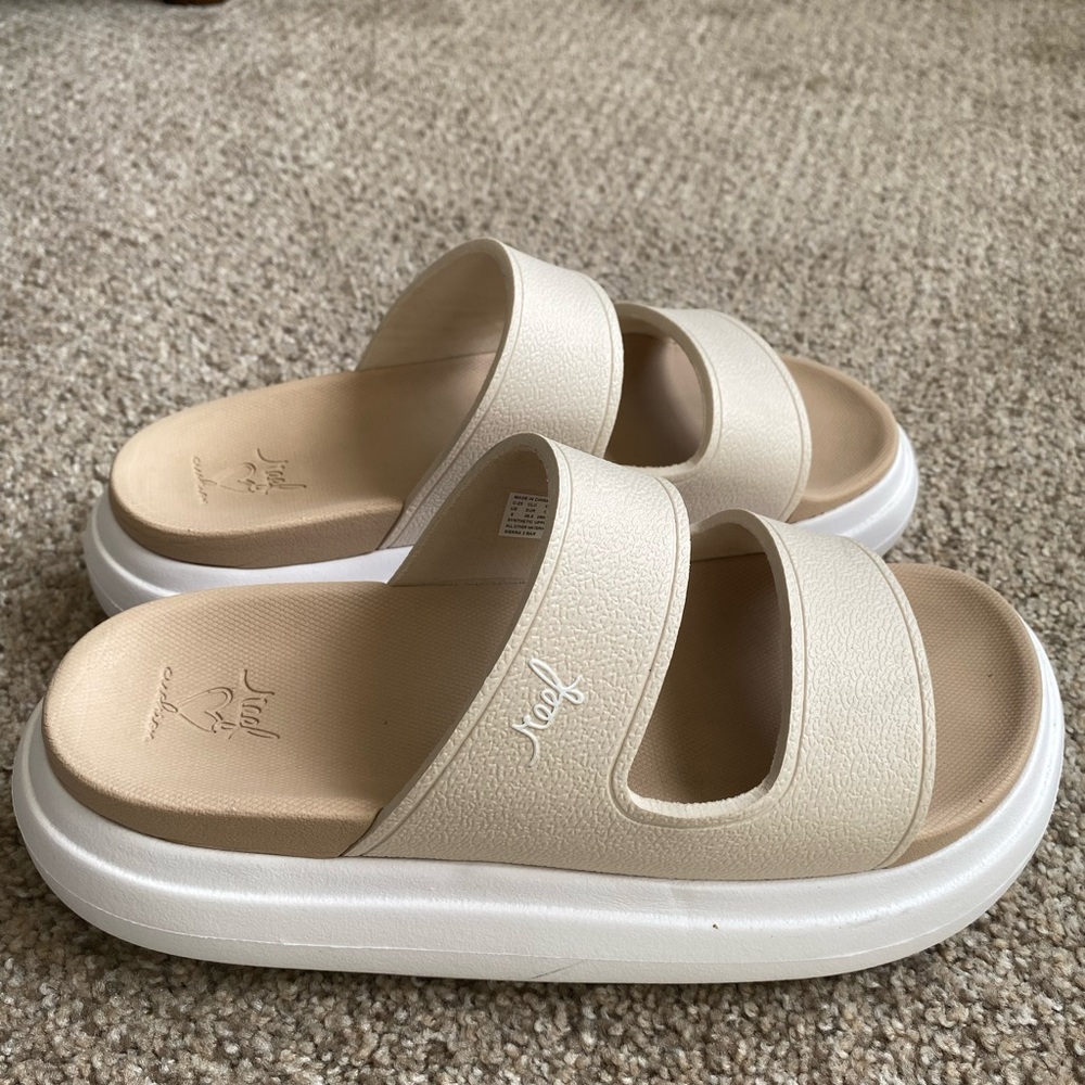 Reef Cream Slide Sandals